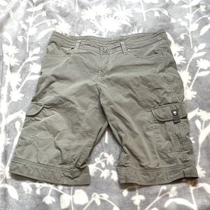 Kuhl Khaki Cargo Bermuda shorts- wardrobe essential - Sz 12 shorts